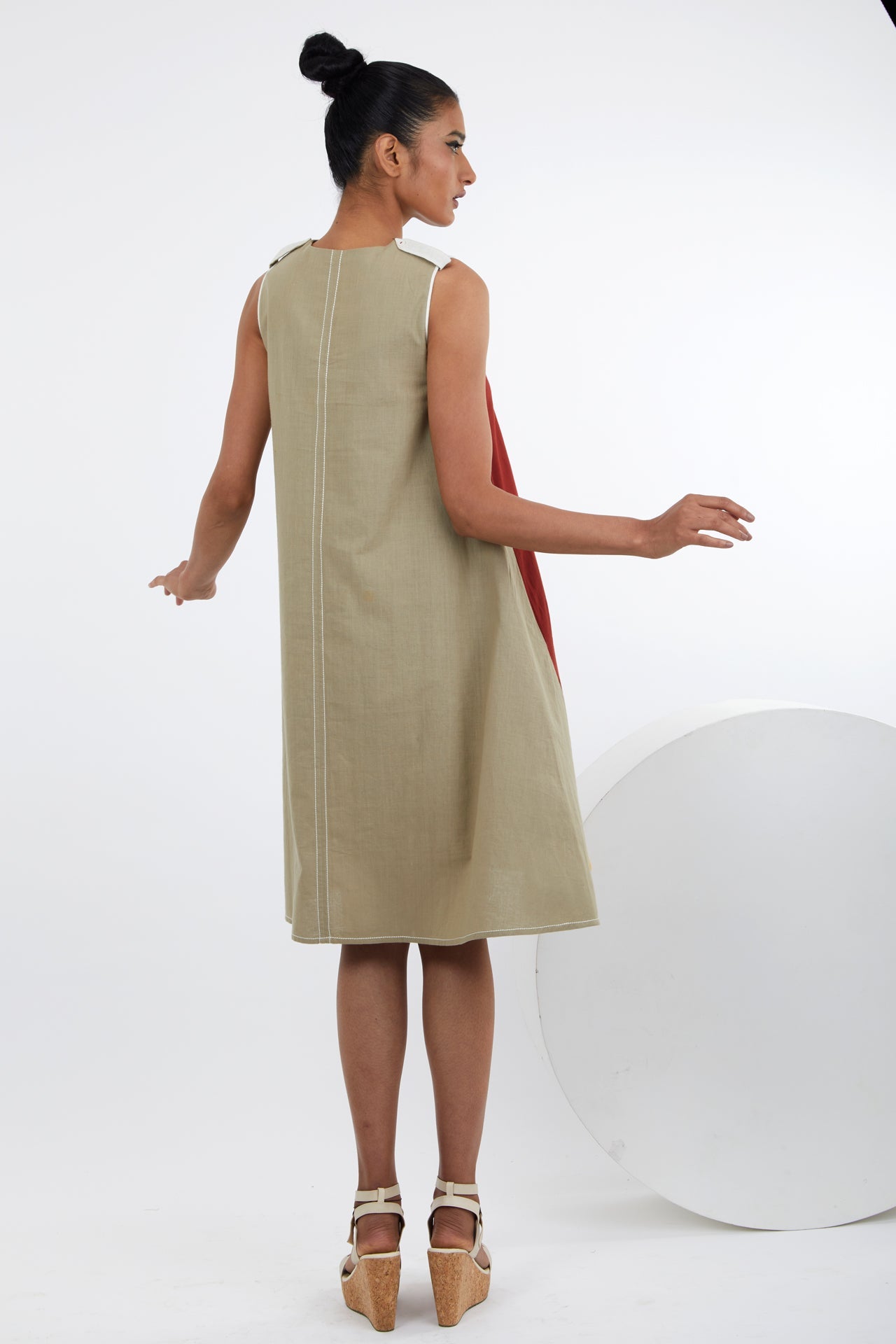 Muyu - Shoulder Tab Sleeveless A-Line Dress