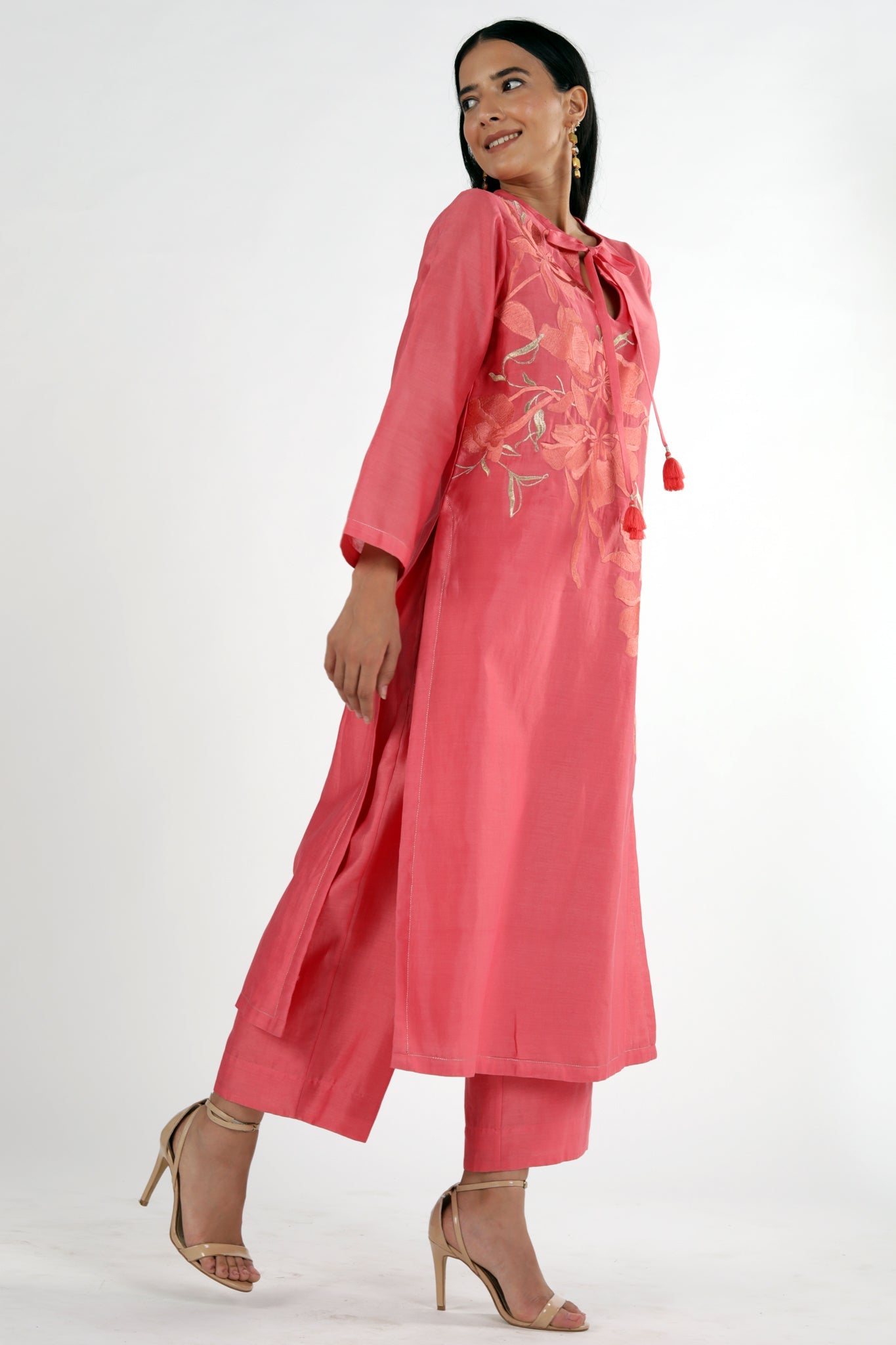 SIYA - Neck Tie-up Kurta Set